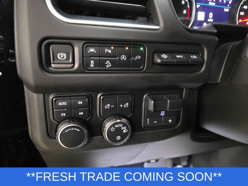 Chevrolet Suburban Vehicle Full-screen Gallery Image 11