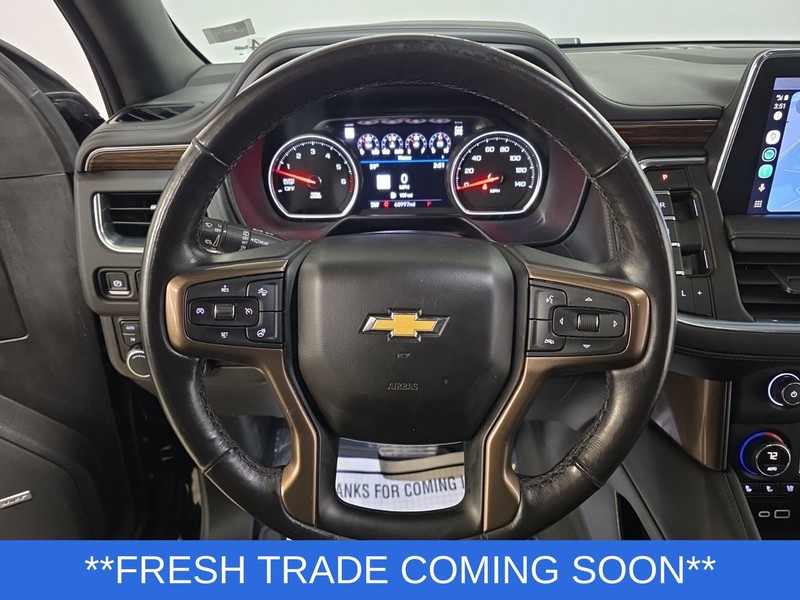 Chevrolet Suburban Vehicle Full-screen Gallery Image 12