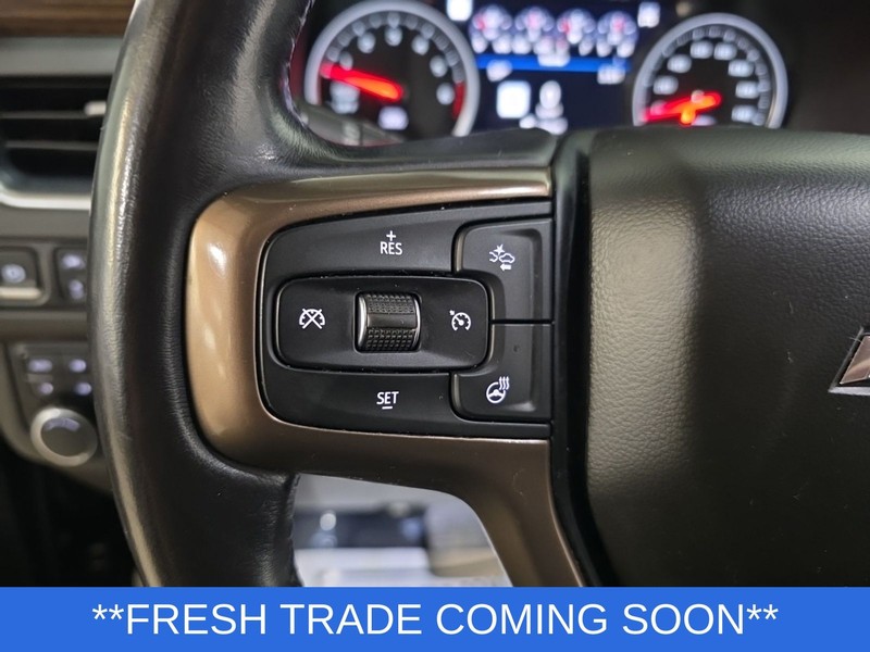 Chevrolet Suburban Vehicle Full-screen Gallery Image 13