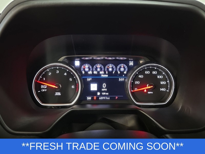 Chevrolet Suburban Vehicle Full-screen Gallery Image 15