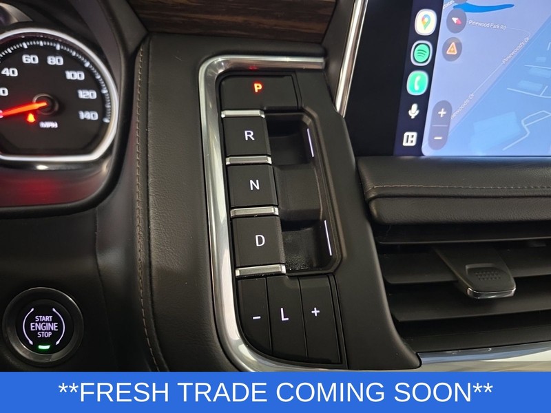 Chevrolet Suburban Vehicle Full-screen Gallery Image 18