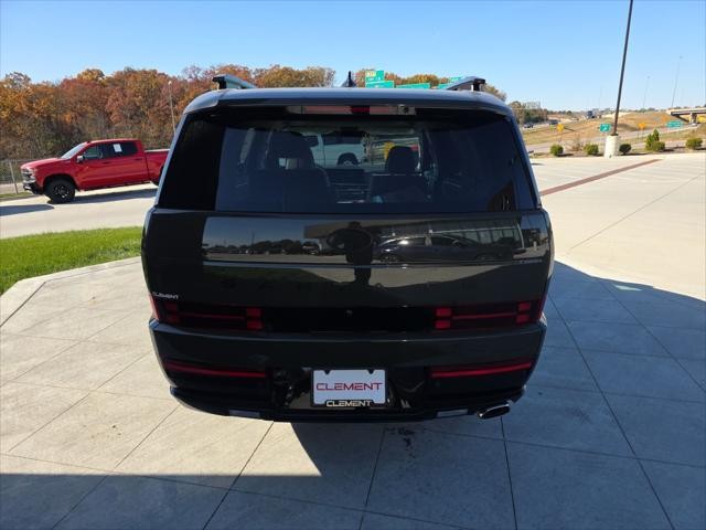 Hyundai Santa Fe Vehicle Full-screen Gallery Image 7