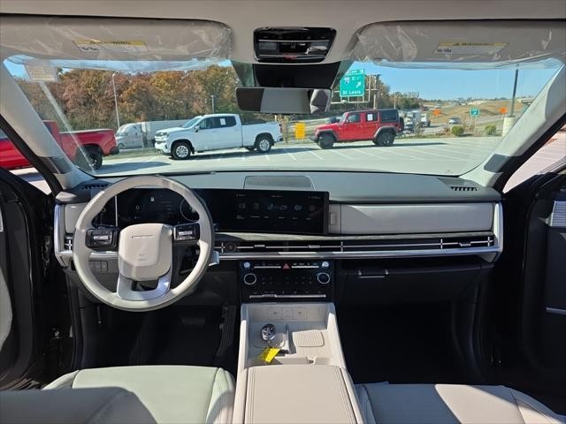 Hyundai Santa Fe Vehicle Full-screen Gallery Image 11