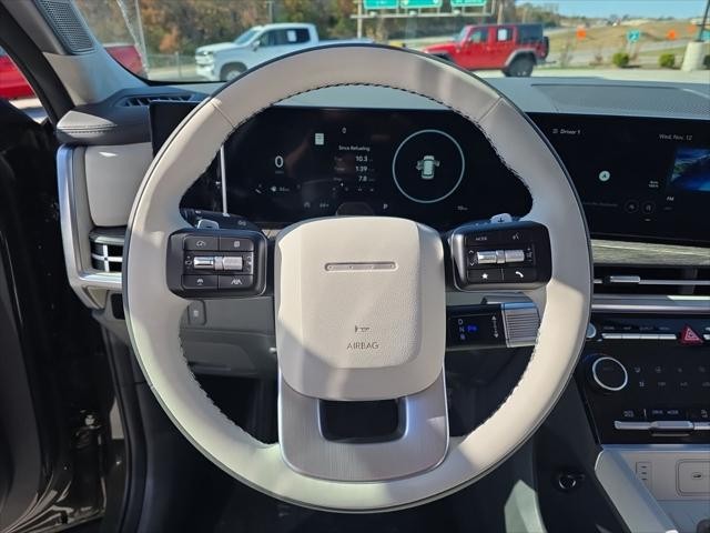 Hyundai Santa Fe Vehicle Full-screen Gallery Image 14