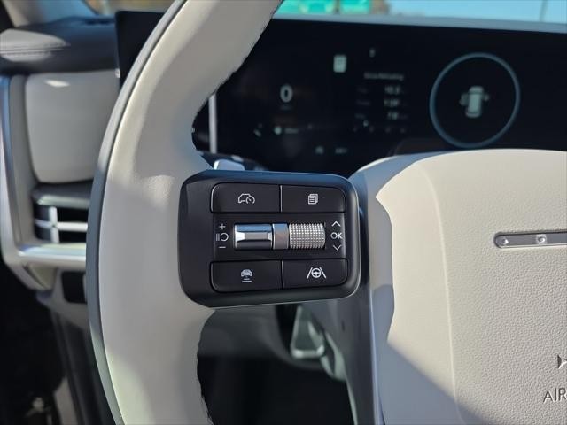 Hyundai Santa Fe Vehicle Full-screen Gallery Image 15