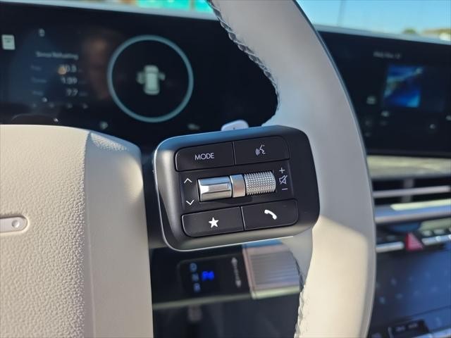 Hyundai Santa Fe Vehicle Full-screen Gallery Image 16