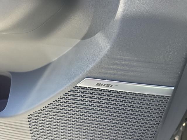 Hyundai Santa Fe Vehicle Full-screen Gallery Image 26