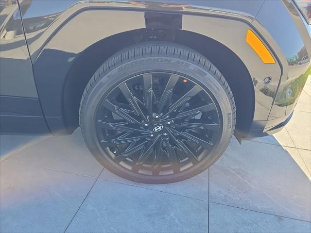 Hyundai Santa Fe Vehicle Full-screen Gallery Image 35