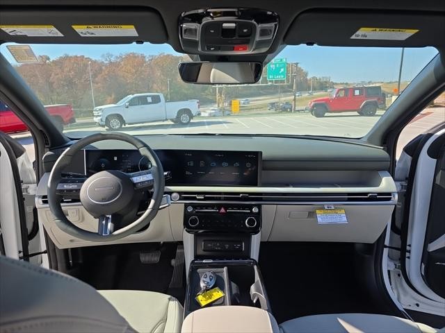 Hyundai Tucson Vehicle Full-screen Gallery Image 9