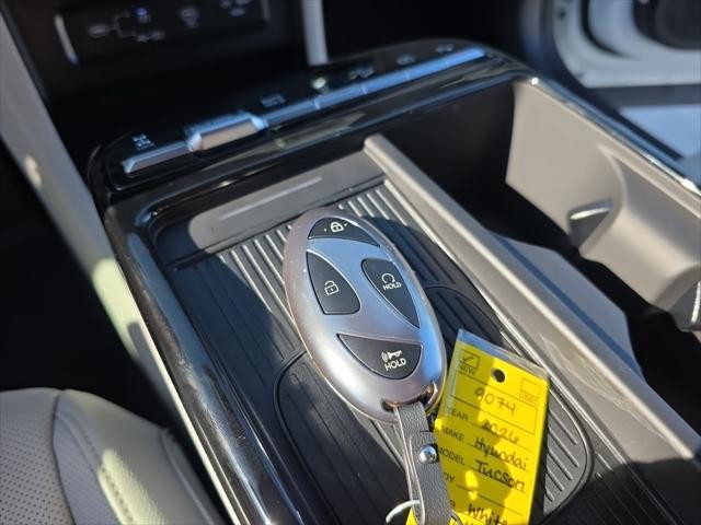 Hyundai Tucson Vehicle Full-screen Gallery Image 24