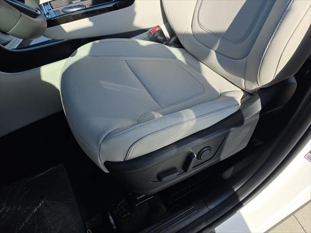 Hyundai Tucson Vehicle Full-screen Gallery Image 30