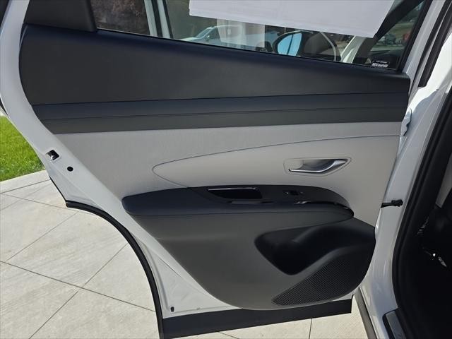 Hyundai Tucson Vehicle Full-screen Gallery Image 32