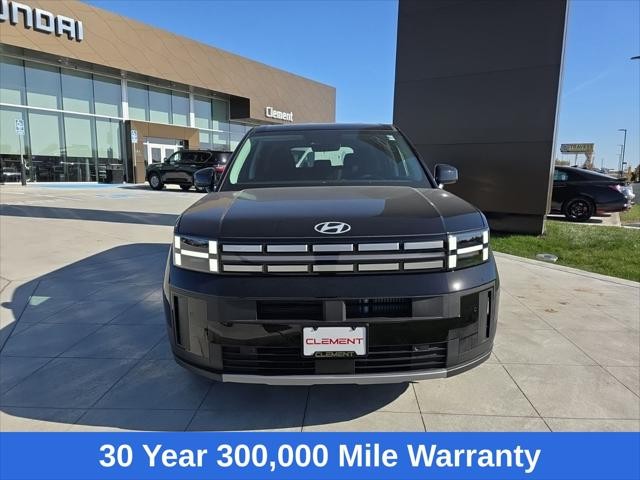 Hyundai Santa Fe Hybrid Vehicle Full-screen Gallery Image 2