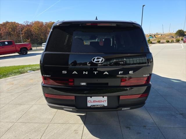 Hyundai Santa Fe Hybrid Vehicle Full-screen Gallery Image 7