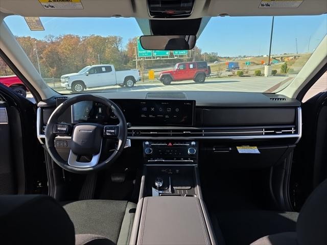 Hyundai Santa Fe Hybrid Vehicle Full-screen Gallery Image 11