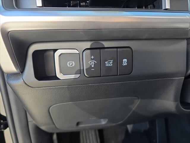 Hyundai Santa Fe Hybrid Vehicle Full-screen Gallery Image 12