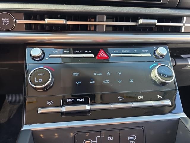 Hyundai Santa Fe Hybrid Vehicle Full-screen Gallery Image 22