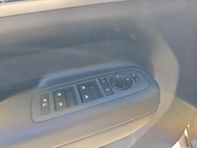 Hyundai Santa Fe Hybrid Vehicle Full-screen Gallery Image 24