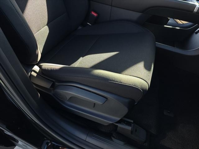 Hyundai Santa Fe Hybrid Vehicle Full-screen Gallery Image 31