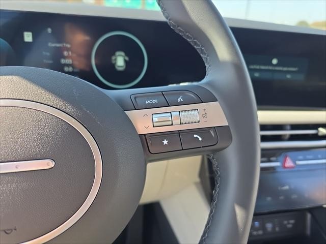 Hyundai Tucson Vehicle Full-screen Gallery Image 16