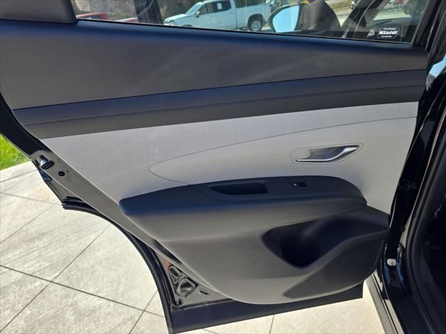 Hyundai Tucson Vehicle Full-screen Gallery Image 29