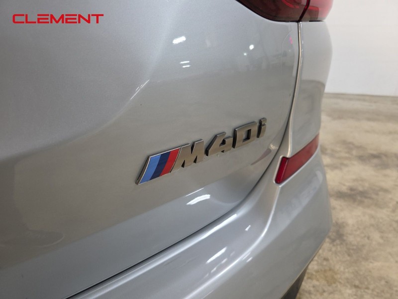 BMW X3 Vehicle Full-screen Gallery Image 09