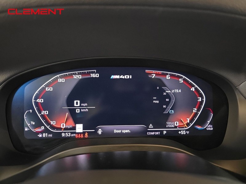 BMW X3 Vehicle Full-screen Gallery Image 17