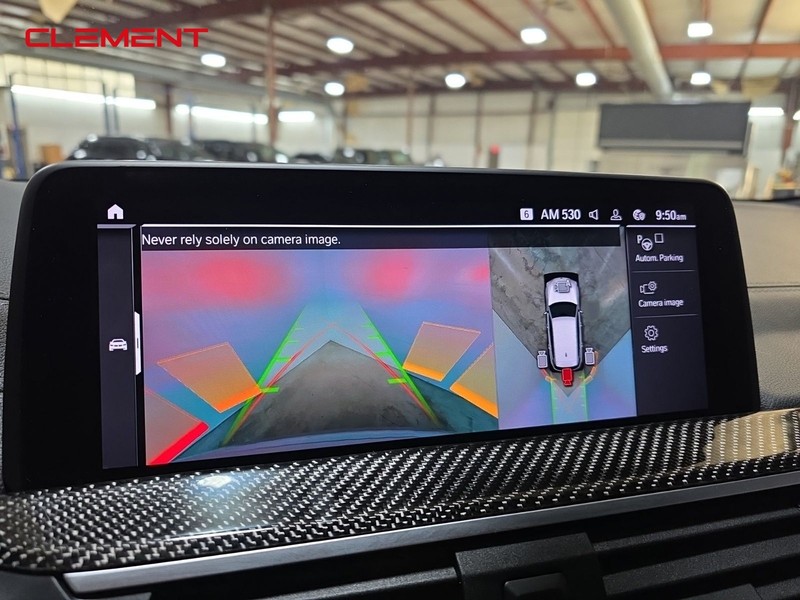 BMW X3 Vehicle Full-screen Gallery Image 19