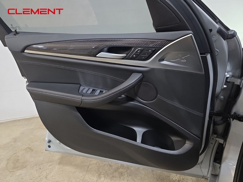 BMW X3 Vehicle Full-screen Gallery Image 27