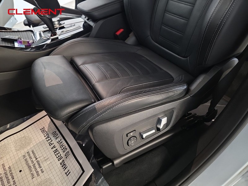 BMW X3 Vehicle Full-screen Gallery Image 28