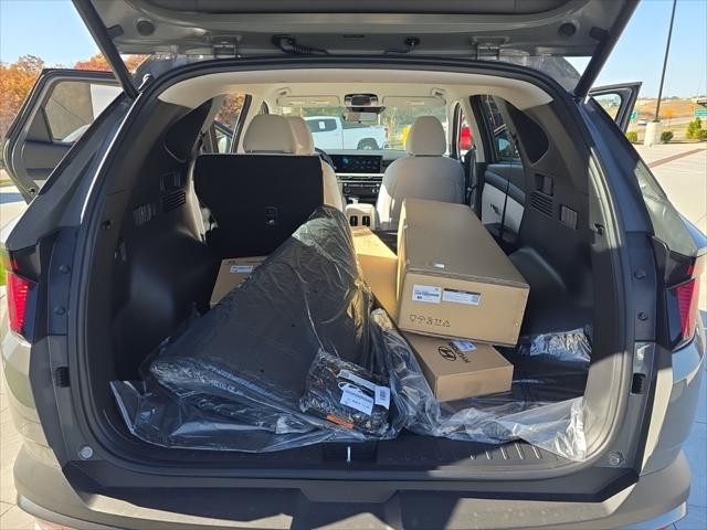 Hyundai Tucson Vehicle Full-screen Gallery Image 9