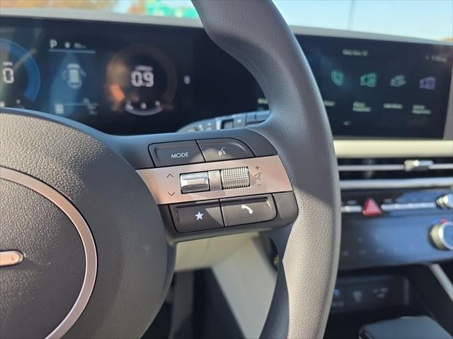 Hyundai Tucson Vehicle Full-screen Gallery Image 16