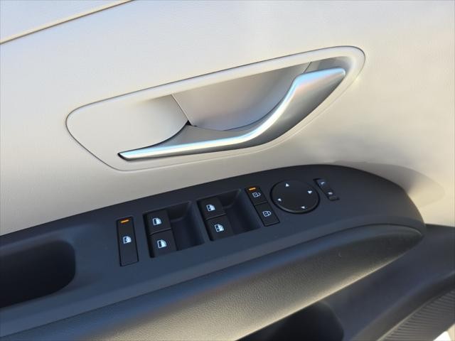 Hyundai Tucson Vehicle Full-screen Gallery Image 25