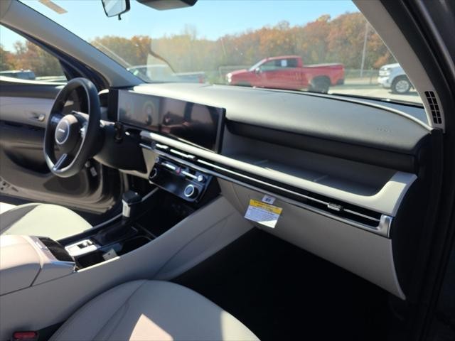 Hyundai Tucson Vehicle Full-screen Gallery Image 32