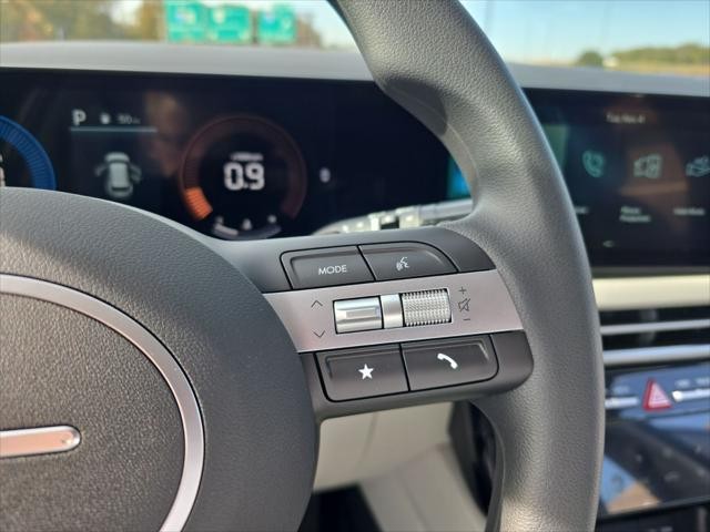 Hyundai Tucson Vehicle Full-screen Gallery Image 16