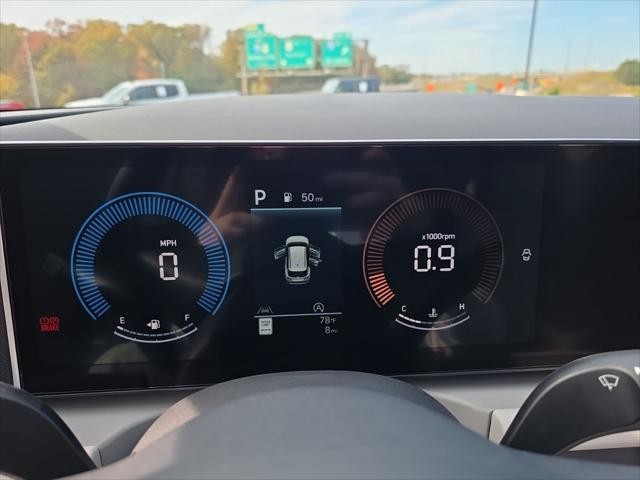 Hyundai Tucson Vehicle Full-screen Gallery Image 17