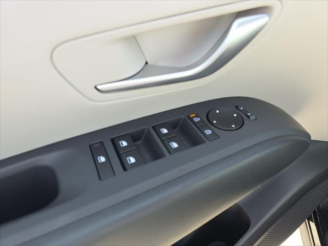 Hyundai Tucson Vehicle Full-screen Gallery Image 23