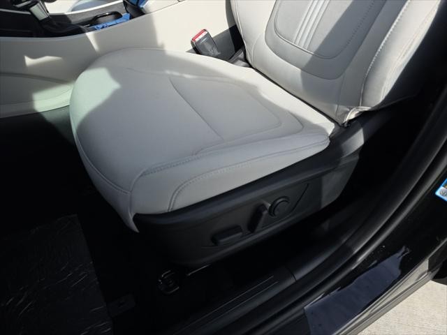 Hyundai Tucson Vehicle Full-screen Gallery Image 25