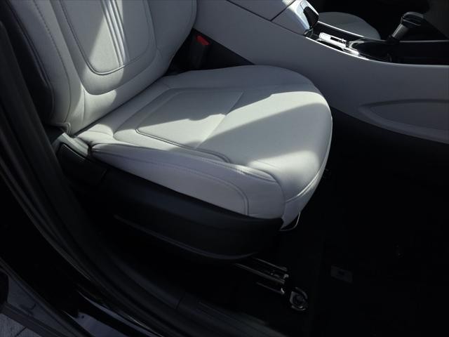 Hyundai Tucson Vehicle Full-screen Gallery Image 30