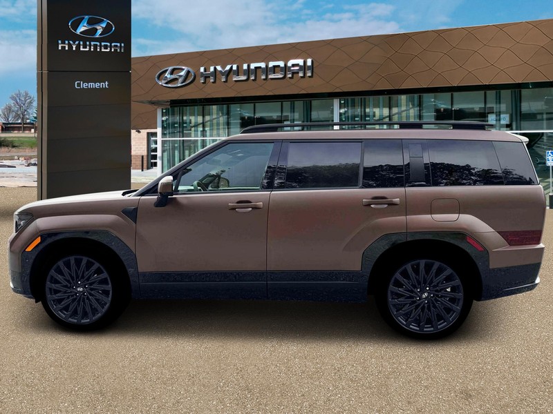 Hyundai Santa Fe Vehicle Full-screen Gallery Image 3