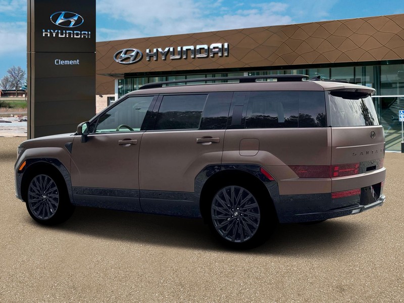 Hyundai Santa Fe Vehicle Full-screen Gallery Image 4