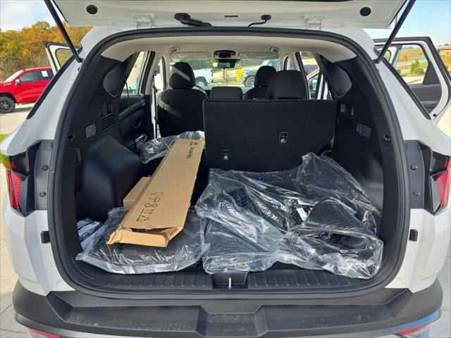 Hyundai Tucson Vehicle Full-screen Gallery Image 9