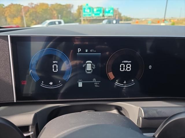 Hyundai Tucson Vehicle Full-screen Gallery Image 17