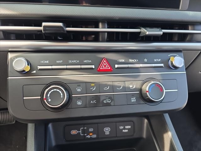 Hyundai Tucson Vehicle Full-screen Gallery Image 21