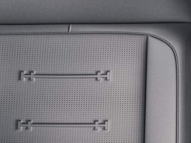 Hyundai Santa Fe Hybrid Vehicle Full-screen Gallery Image 17