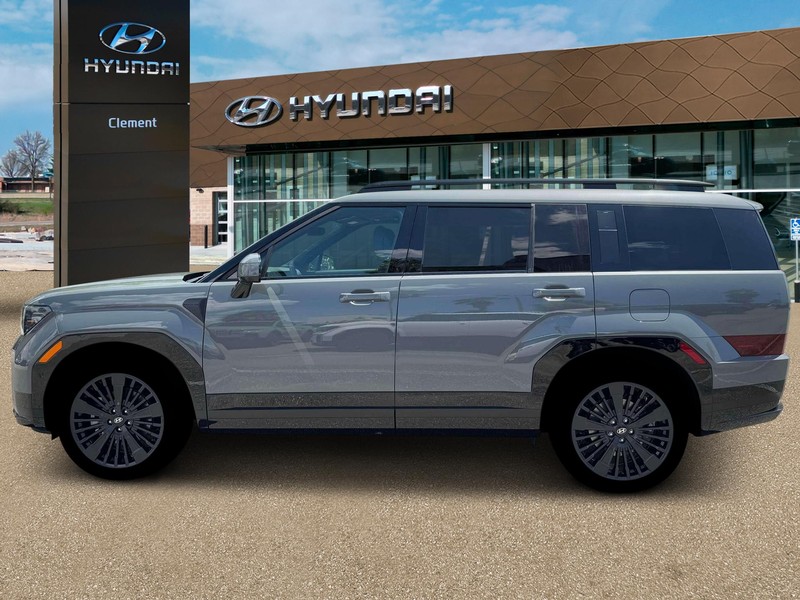 Hyundai Santa Fe Hybrid Vehicle Full-screen Gallery Image 3