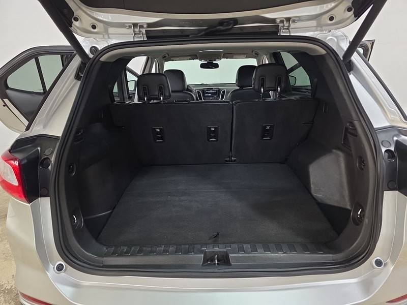 Chevrolet Equinox Vehicle Image 09