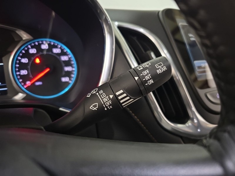 Chevrolet Equinox Vehicle Image 15