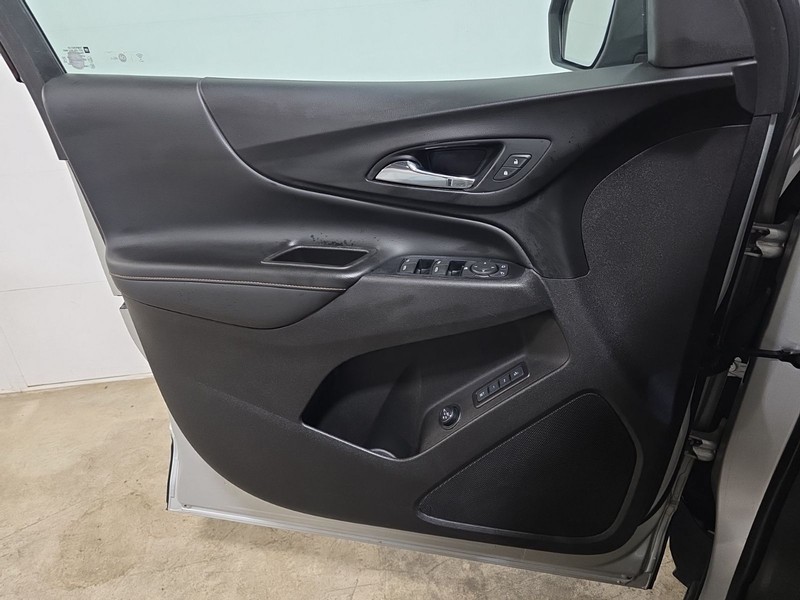 Chevrolet Equinox Vehicle Image 24
