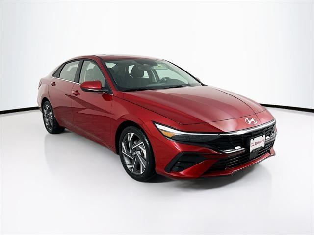 Hyundai Elantra Vehicle Image 03